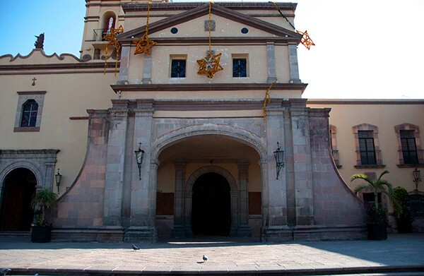 Façade narthex - Santa Cruz