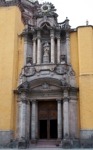 Lateral façade - El Carmen
