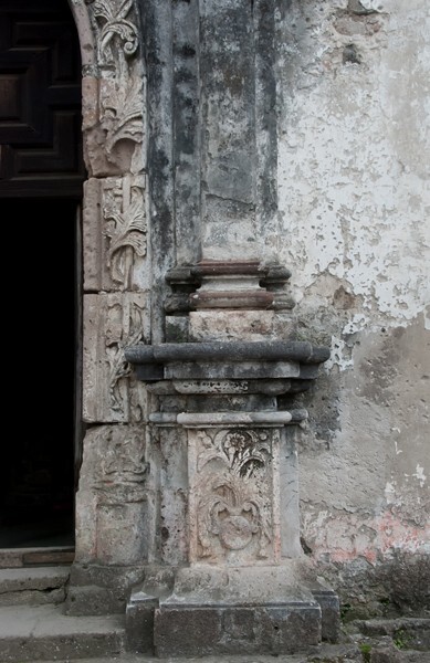 San Francisco, façade portal, right pilaster & base - Jalalcingo, Veracruz