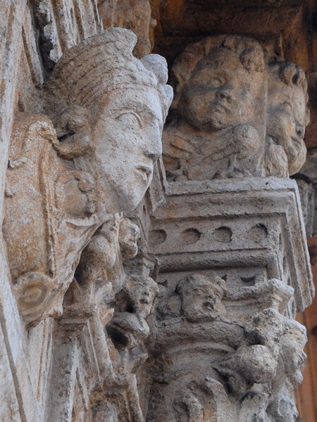 Casa de Montejo, façade portal, right pilaster head & pillar capital - Casa de Montejo