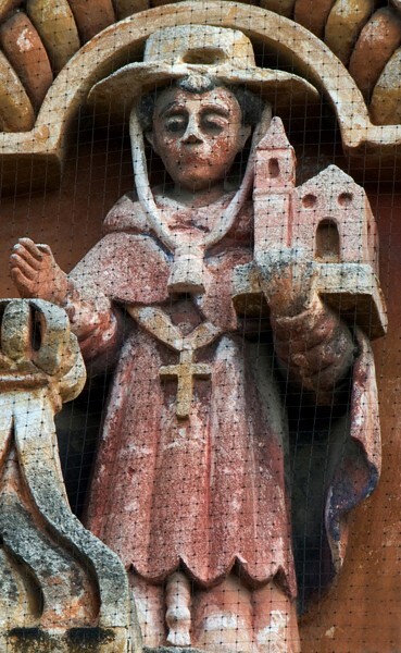 La Tercera Orden, façade, second story sculpture right - Façade, lateral portal & sacristy door