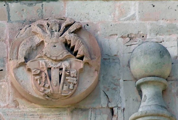 Roundel (left) - North Portal