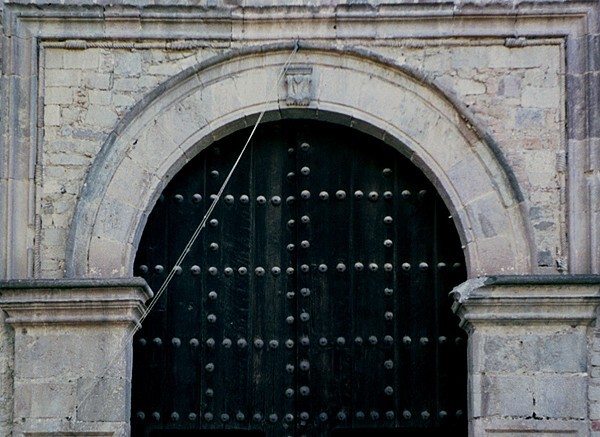 Façade, main portal - La Asunción de Nuestra Señora, atrio, portería, and nave & choir ceilings