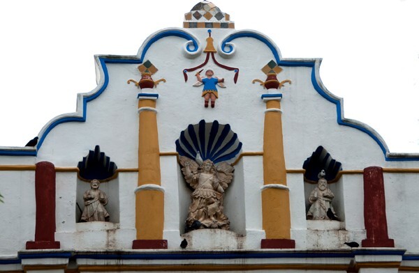San Miguel Arcángel, façade gable - Tlalixtac de Cabrera, Oaxaca