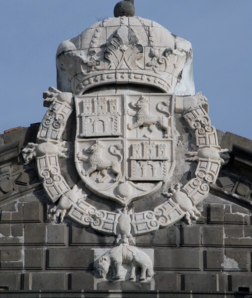 Façade gable, Charles V coat of arms - Catedral de la Inmaculada Concepción