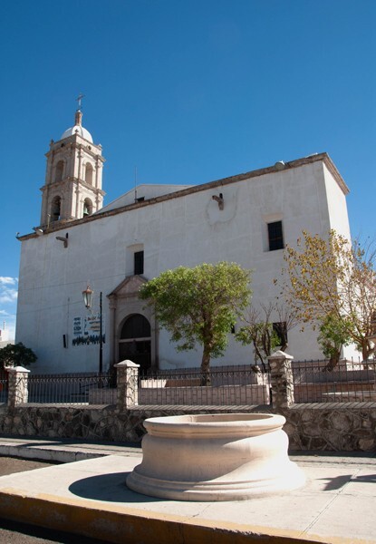 Santa Rosalía, façade & bell-tower - Ciudad Carmargo, Chihuahua