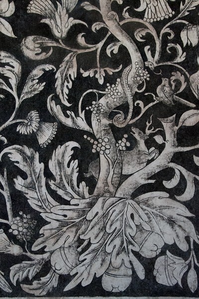 El Divino Señor, lower cloister walk mural, deer, bird & serpent - El Divino Señor, lower cloister ambulatory murals