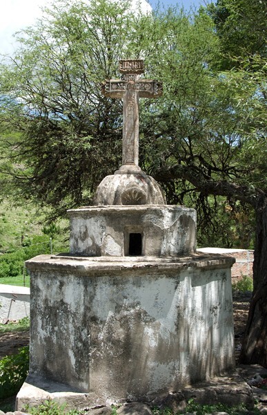 Atrial cross & stump - Nuestro Señor de Ojo Zarco (El Templo del Barrio)