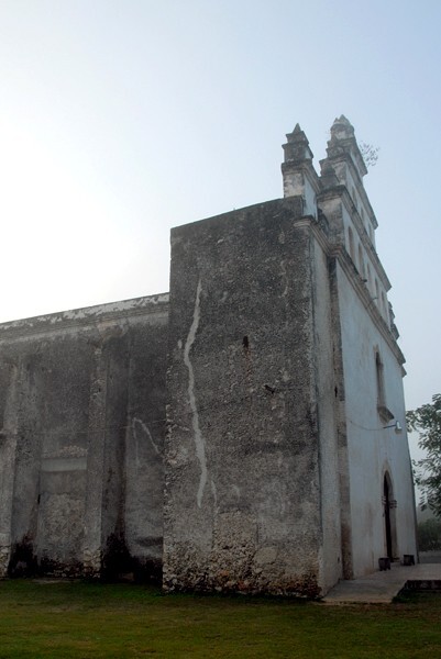San Juan Bautista, façade & buttressing - Dzoncauich, Yucatán