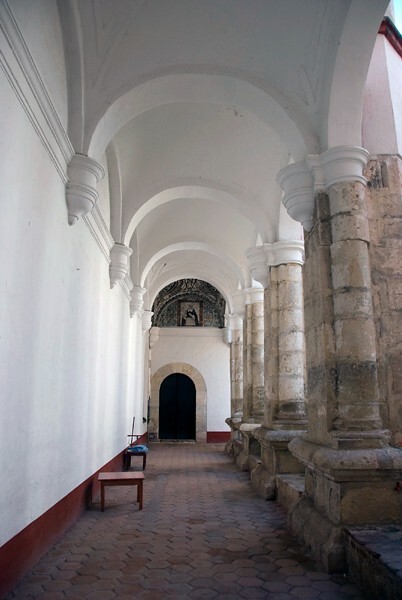 SS Pedro y Pablo, lower cloister ambulatory, barrel vault - Etla, Oaxaca, San Pedro y San Pablo