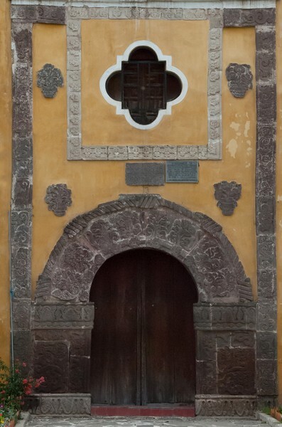 Façade alfiz, main portal & choir loft window - Santa Mónica