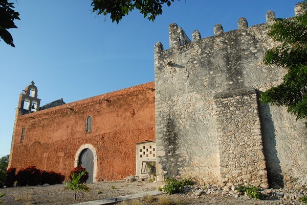 San Buenaventura, exterior nave & apse - Sinanché, Yucatán