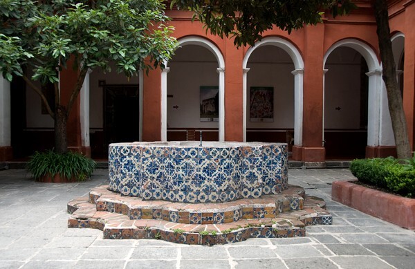 Cloister fountain - Nuestra Señora del Carmen