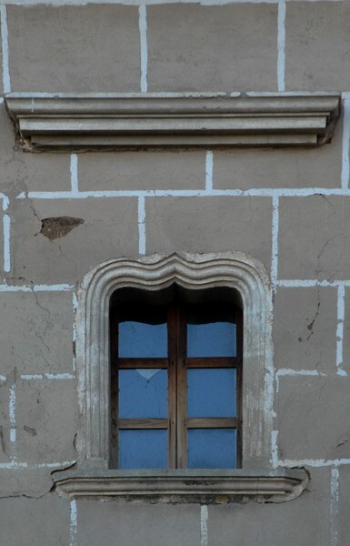 Convento window - San Agustín