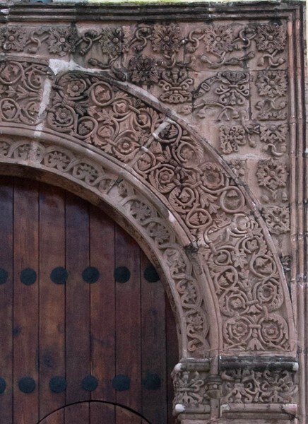 Yurishio façade portal, right spandrel - Guatápera (Pueblo Hospital), Yurishio (Hospitalito)