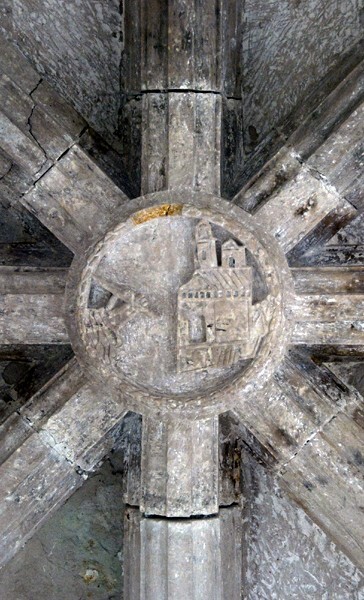 San Juan Bautista, cloister walk corner, groin vault boss - San Juan Bautista, convento & cloister