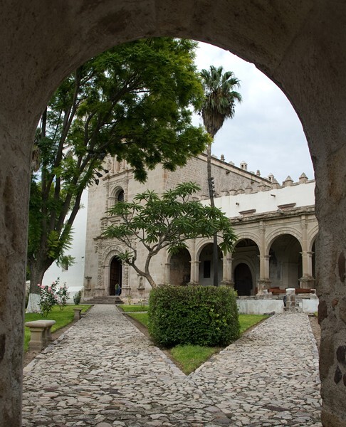 Façade & portería - Santa María Magdalena, church & portería