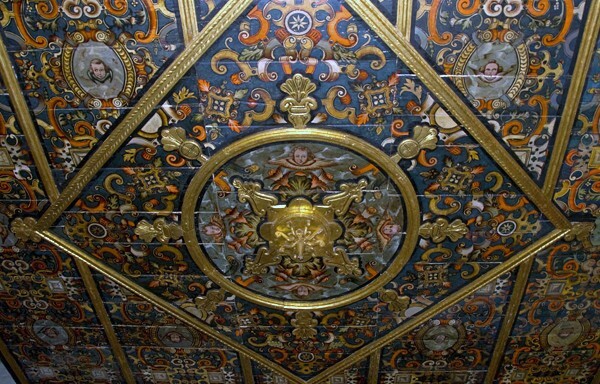 Sotocoro panels & boss - Santiago Apóstol