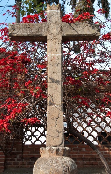 El Señor del Perdón, atrial cross - Villa Morelos (formerly Huango), Michoacán
