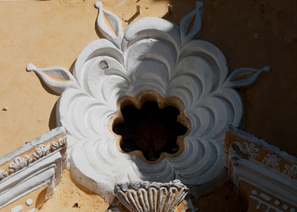 Façade, multifoil oculus - San Francisco