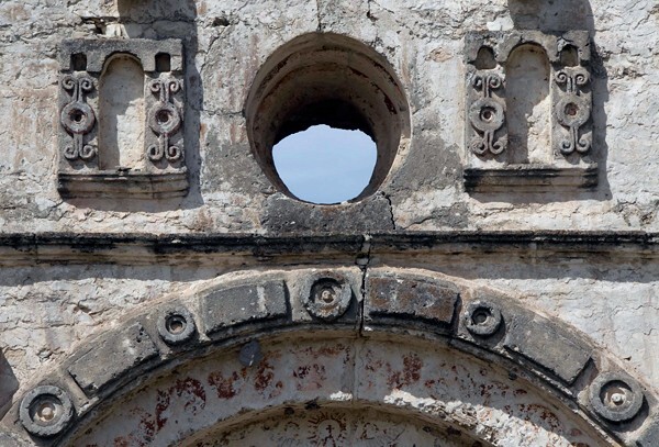 San José, façade, main portal archivolt & choir loft oculus - Coneta, Chiapas