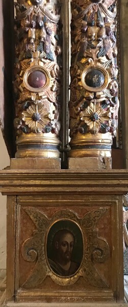 Santa María, nave Nuestra Señora del Rosario altar, columns & base - Santa María Atlihuetzía, Tlaxcala