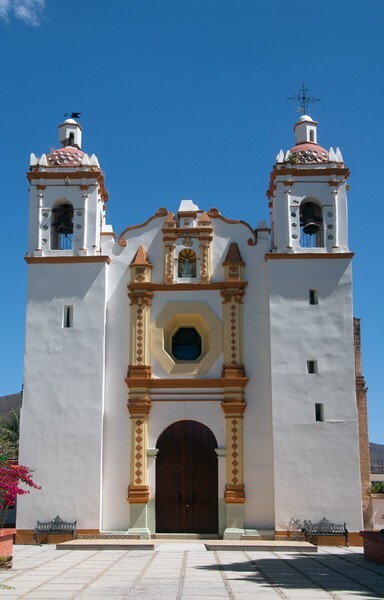 Santo Domingo, façade & bell-towers - Tomaltepec, Oaxaca
