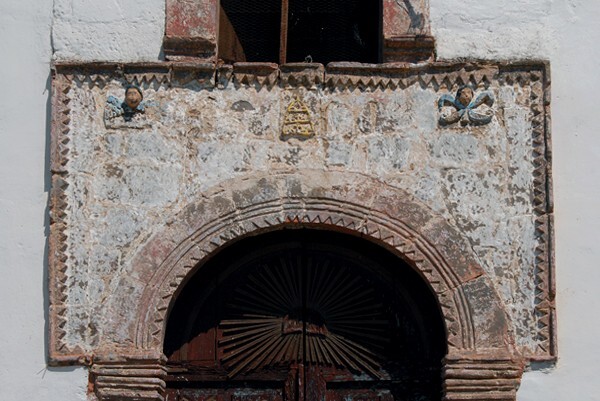 Santo Tomás, façade portal alfiz & archivolt - Santo Tomás, Michoacán