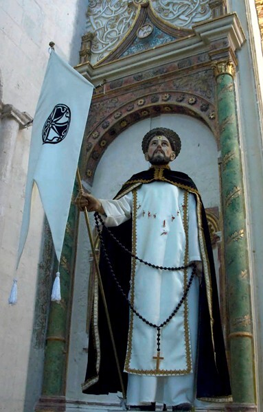 St. Dominic - Nave & sotocoro altars, statuary & pulpit