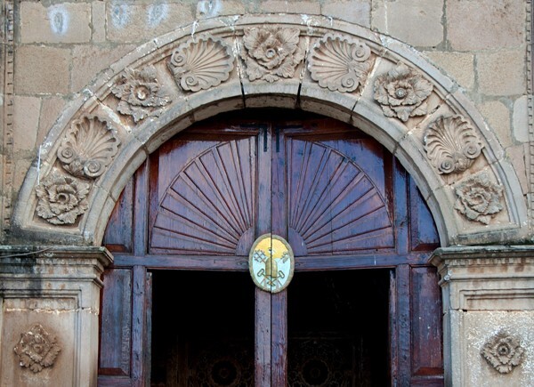San Juan Bautista, façade, main portal archivolt - Cuanajo, Michoacán