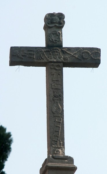 Roof cross - El Carmen