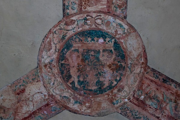 La Asunción, choir loft, mural roundel, Marian crown - Yautepec, Morelos