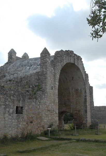 Capilla abierta, chancel arch - Dzibilchaltún, Yucatán