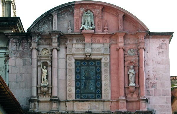 Façade, upper tier - San Francisco (largely rebuilt)