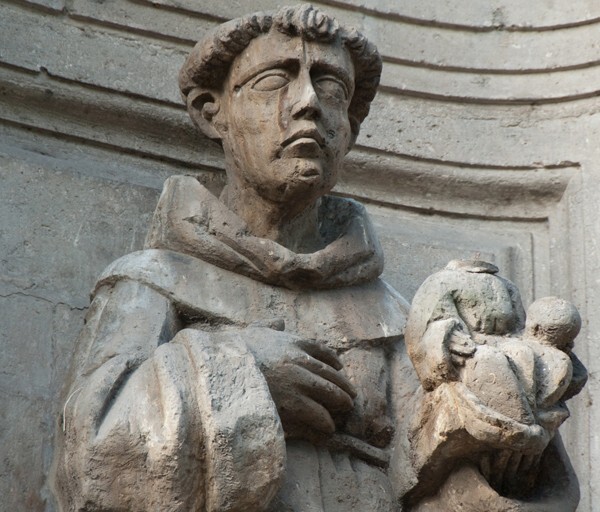 San Francisco, façade, lower tier (left) statue, St. Anthony (detail) - San Francisco