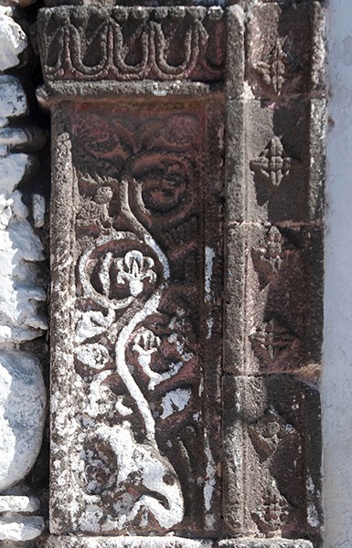 El Calvario, ex-façade portal, right pillar relief - Apizaquito, Tlaxcala