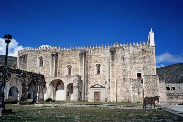 Los Santos Reyes, exterior, West nave & capillas abiertas - Los Santos Reyes