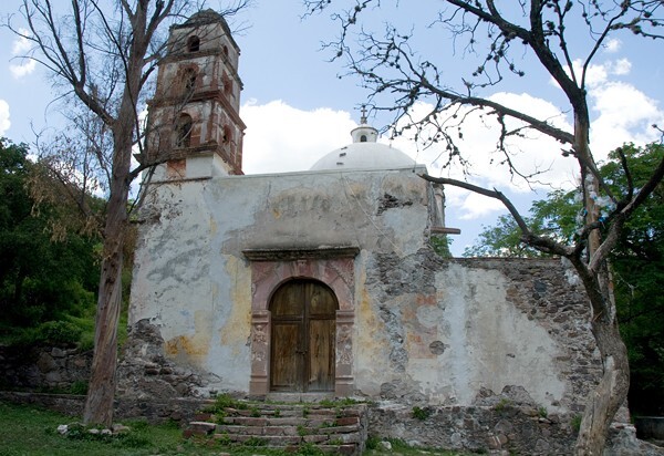 Façade & bell-tower - Nuestro Señor de Ojo Zarco (El Templo del Barrio)