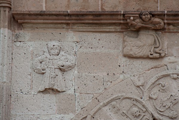 Left spandrel relief, St. Francisco - San Francisco, capilla abierta