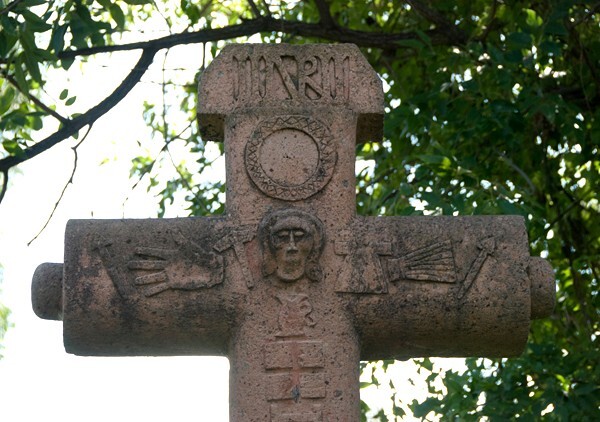 La Chiquita, garden cross, front crossing - La Cañada, Querétaro