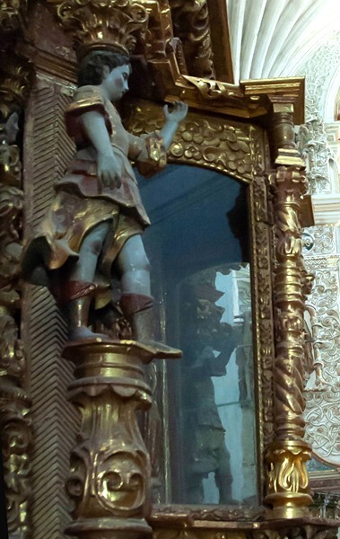 Lower tier archangel, side view - nave Nuestra Señora de los Dolores altar