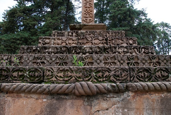 Atrial cross, base relief - Atrial cross