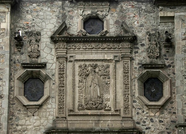 Façade, central relief & oculi - San Juan Evangelista y La Guadalupe