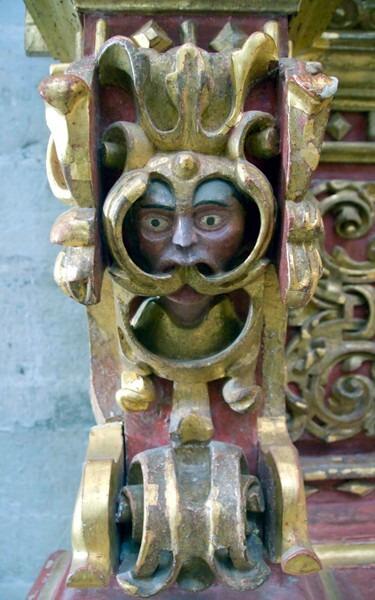 Pillar base - nave Nuestra Señora de los Dolores altar