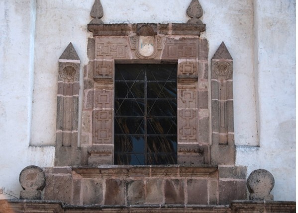 Façade, choir loft window - San Nicolás de Tolentino