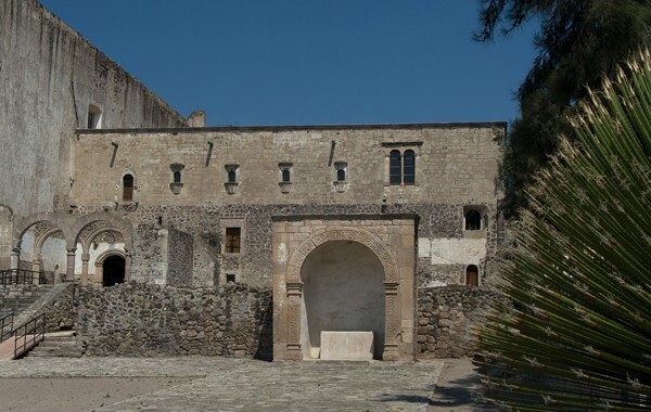 SE posa chapel, portería & convento - San Andrés, façade, capilla abierta, portería, posas, atrial cross & nave
