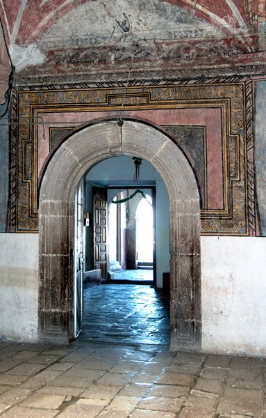 Santiago, lower cloister walk, portería portal - Copándaro, Michoacán