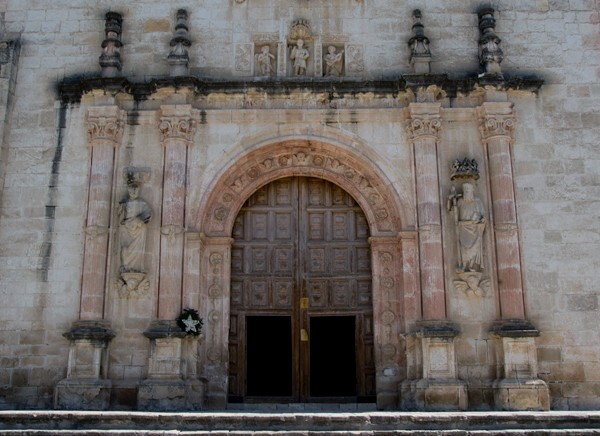 Façade portal & pillars - Façade, exterior buttressing, lateral portal, open & posa chapels, atrio & cross