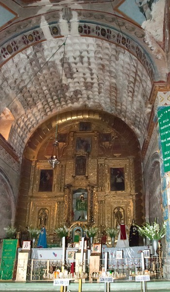 San Pablo, high altar - Guila, Oaxaca
