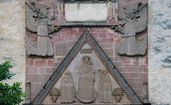 Façade alfiz & pediment - Façade, nave & sanctuary